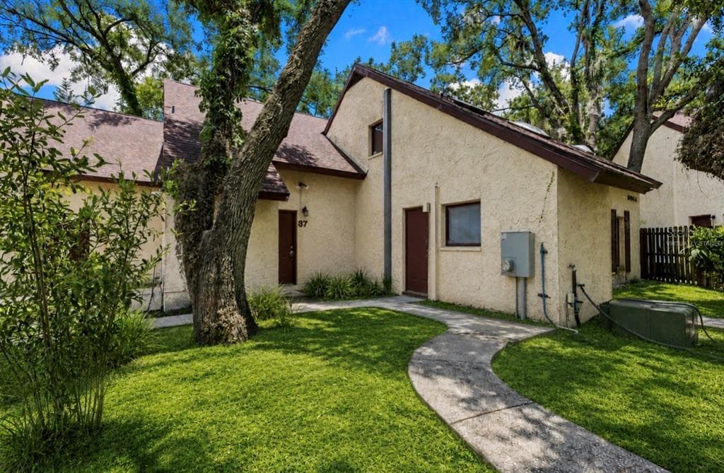 5641 ASHLEY OAKS DRIVE # 37, TAMPA, FL 33617