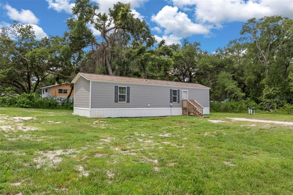 4363 CR 690, WEBSTER, FL 33597