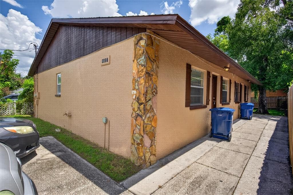 8407 N 10TH STREET, TAMPA, FL 33604