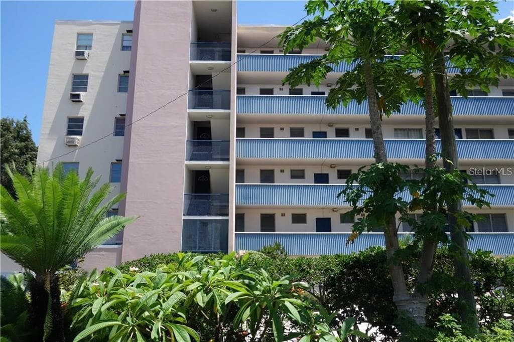 200 N BETTY LANE # 2E, CLEARWATER, FL 33755