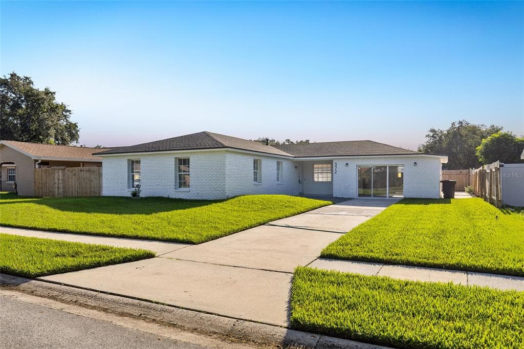 372 IMPERIAL DRIVE, CASSELBERRY, FL 32707