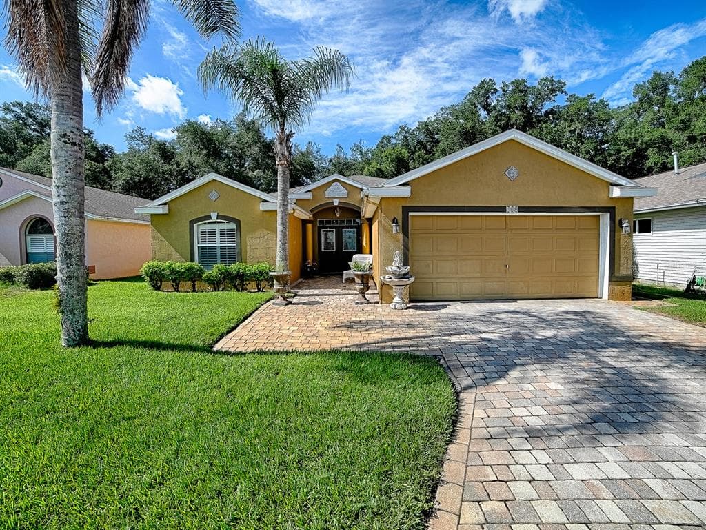 830 OLD OAKS LANE, LEESBURG, FL 34748