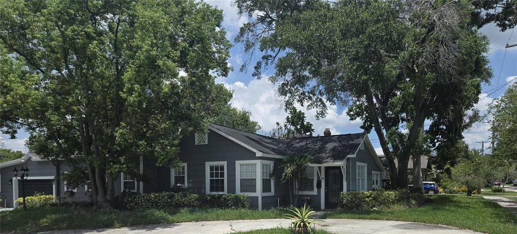 300 E IDLEWILD AVENUE, TAMPA, FL 33604