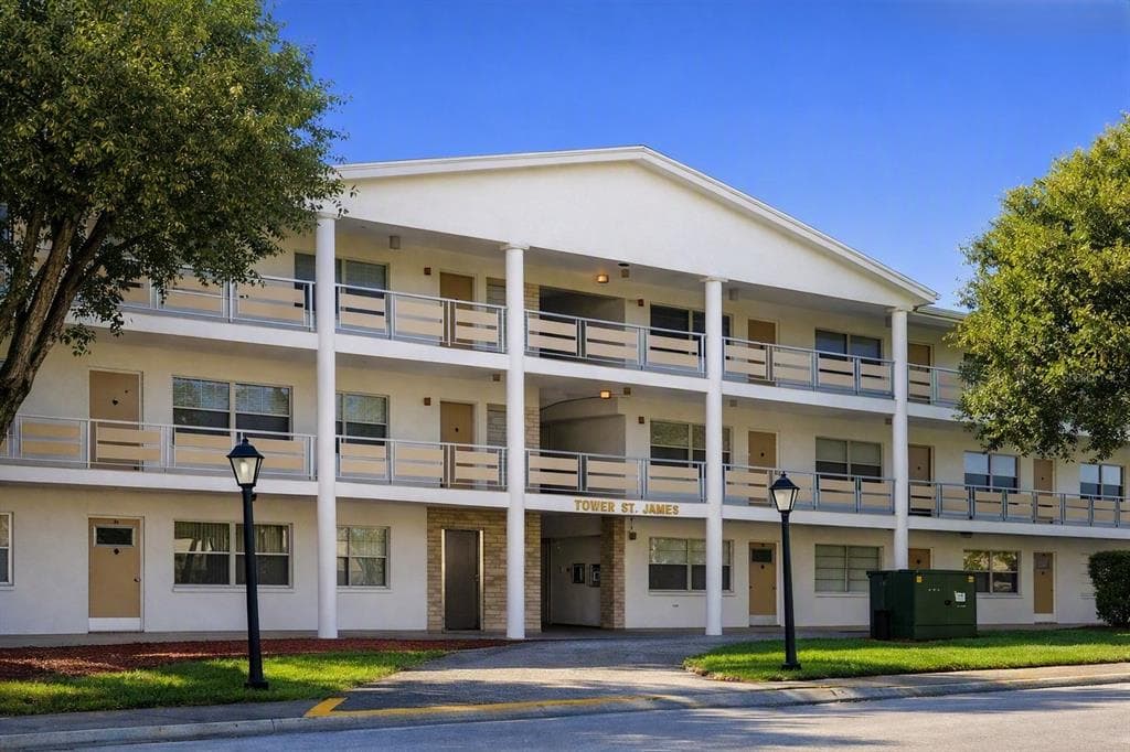 911 WASHINGTON AVENUE # 305, LARGO, FL 33770