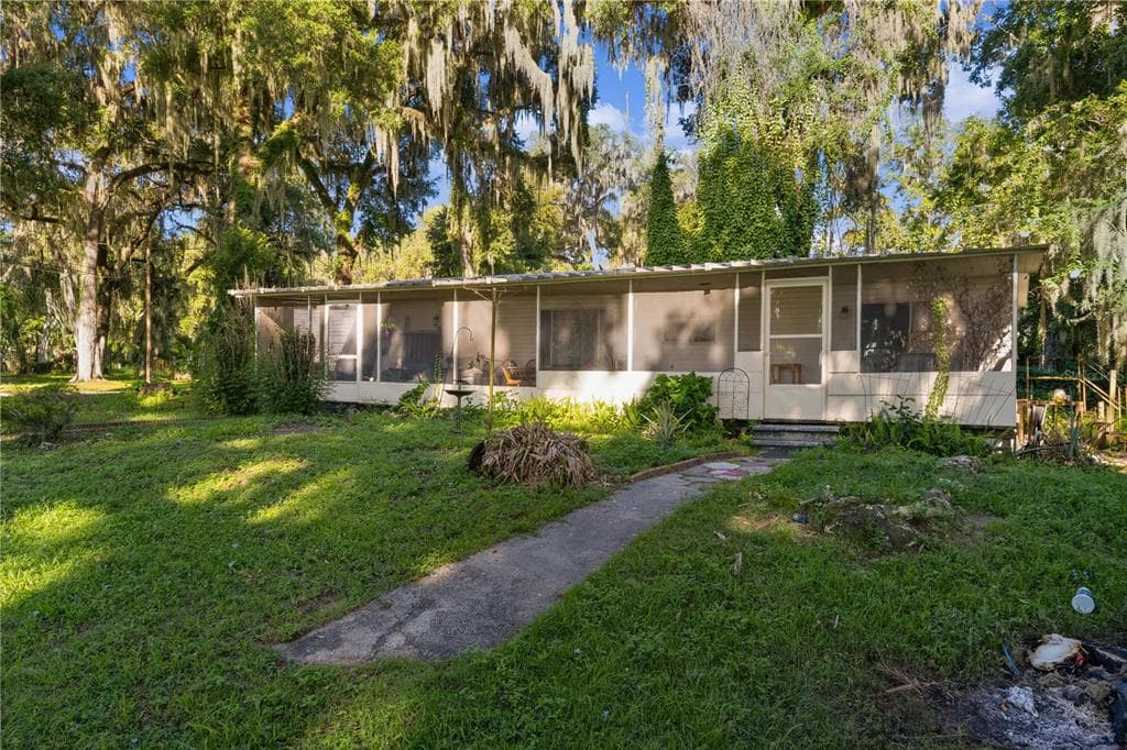 1975 E CR412 ROAD, LAKE PANASOFFKEE, FL 33538