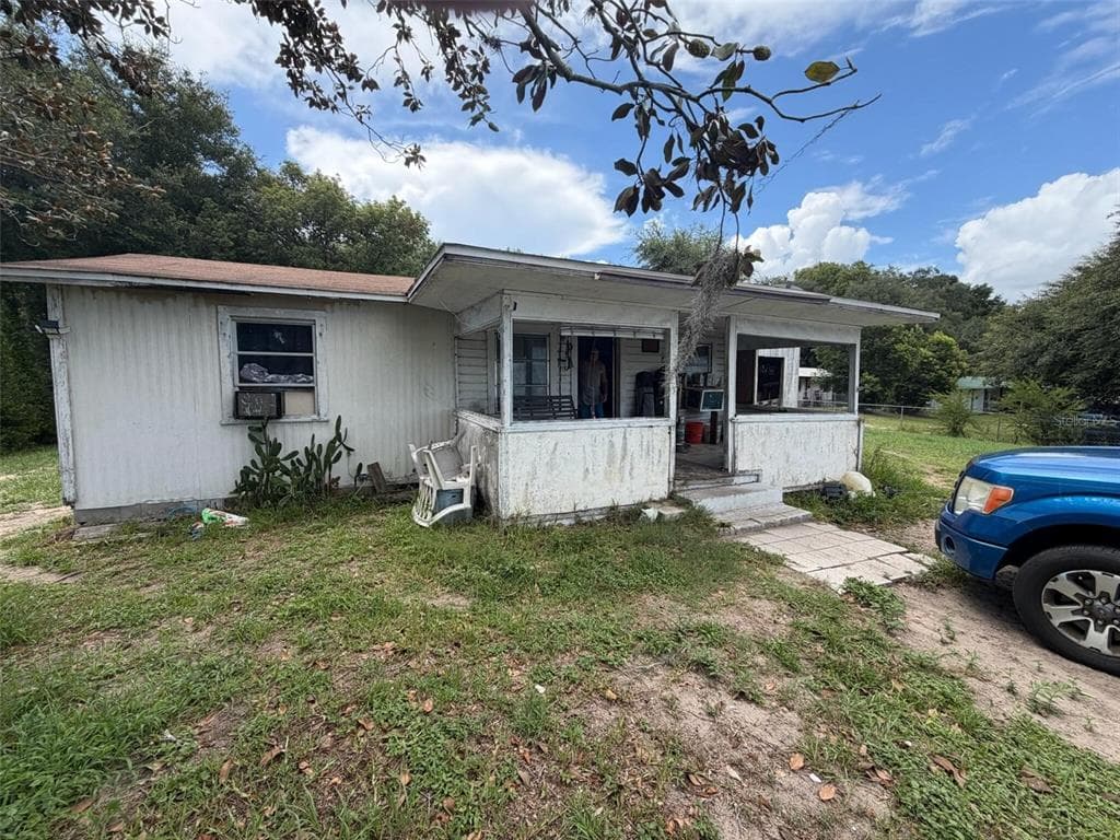 1724 S US 301, SUMTERVILLE, FL 33585