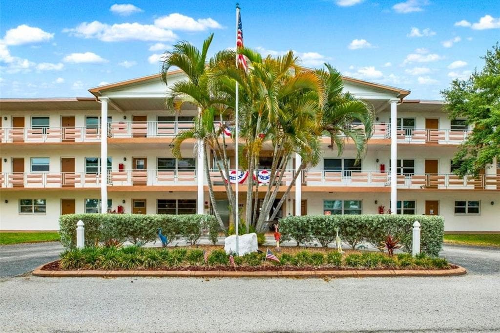 6015 19TH STREET N # 302, ST PETERSBURG, FL 33714