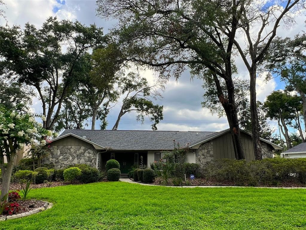 6328 N QUEENSWAY DRIVE, TEMPLE TERRACE, FL 33617
