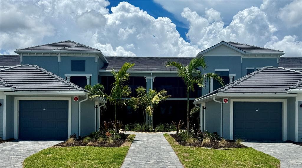 18923 SCALLOP LOOP # 105, LAKEWOOD RANCH, FL 34211