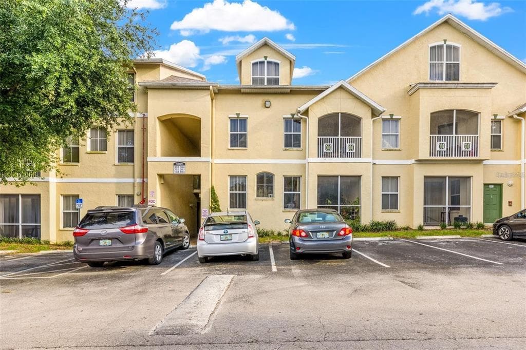 5009 SUNRIDGE PALMS DRIVE # 203, TAMPA, FL 33617