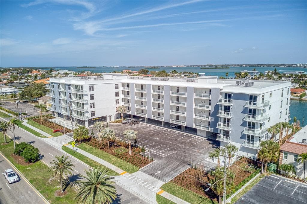 415 ISLAND WAY # 206, CLEARWATER BEACH, FL 33767