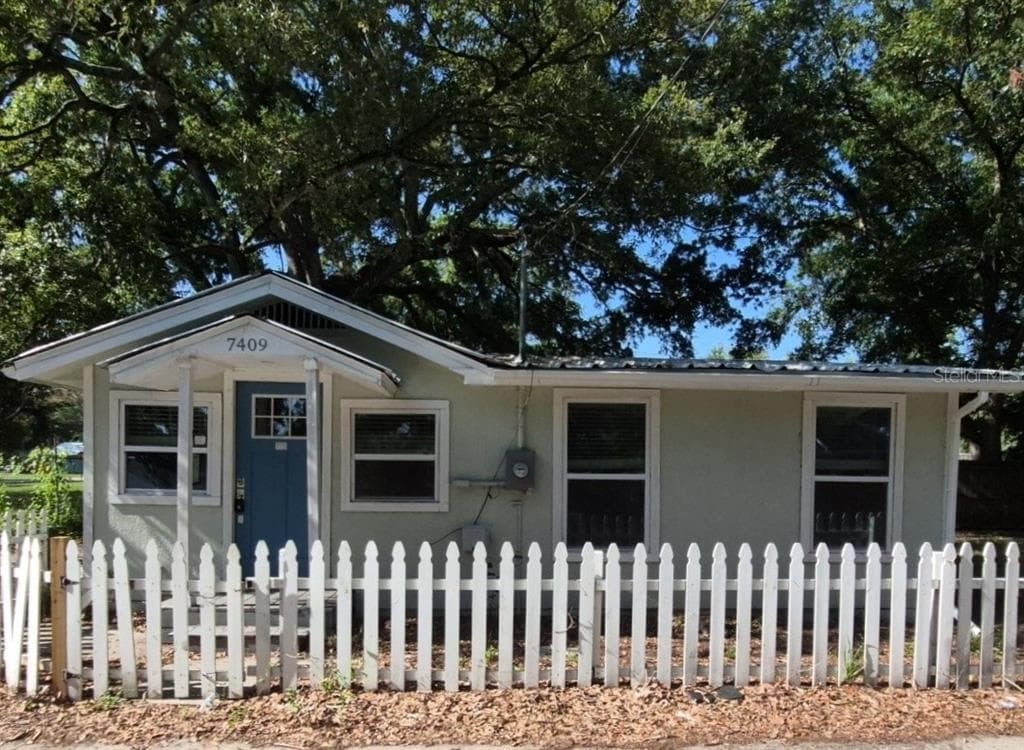 7409 RHODE ISLAND DRIVE, TAMPA, FL 33619