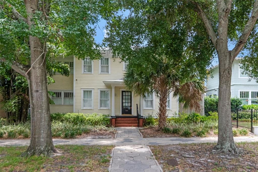 126 8TH AVENUE NE, ST PETERSBURG, FL 33701