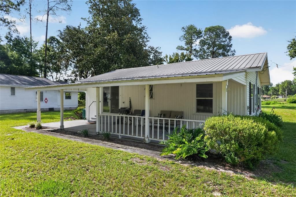 148 LAKE SHORE TERRACE, INTERLACHEN, FL 32148