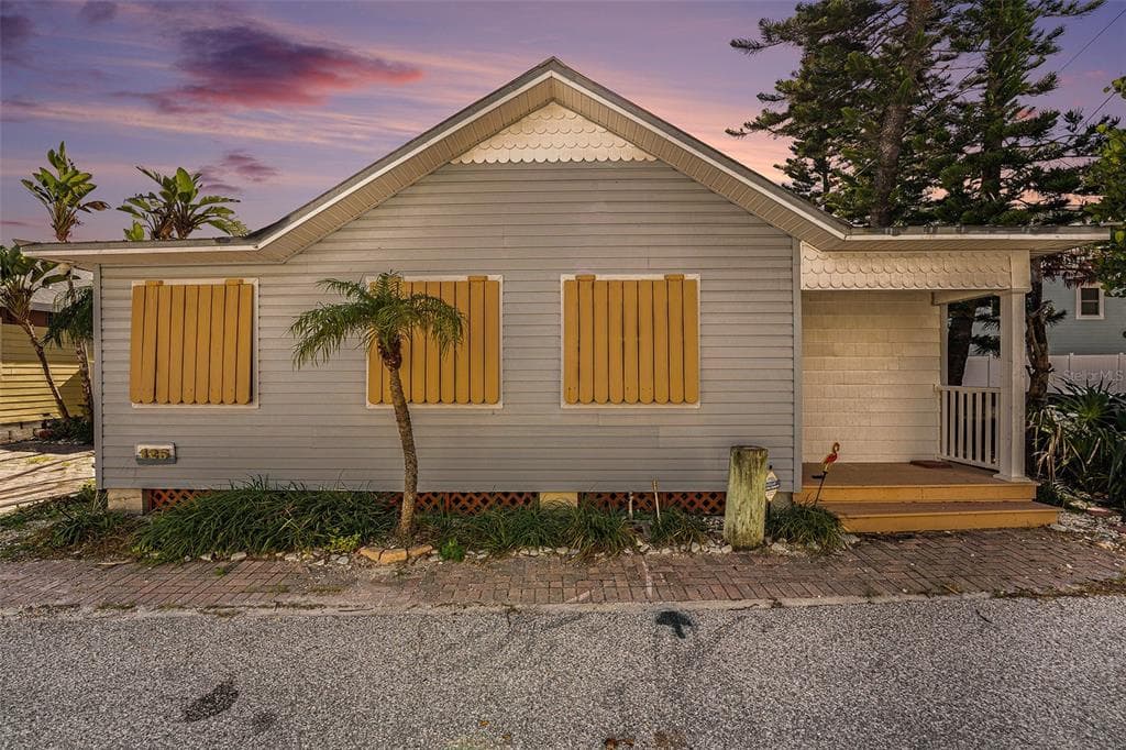 125 95TH AVENUE, TREASURE ISLAND, FL 33706