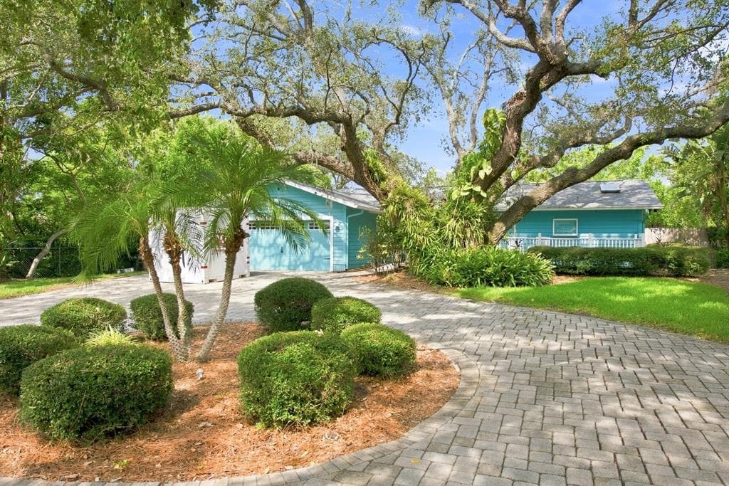 1111 CARLTON ROAD, TARPON SPRINGS, FL 34689