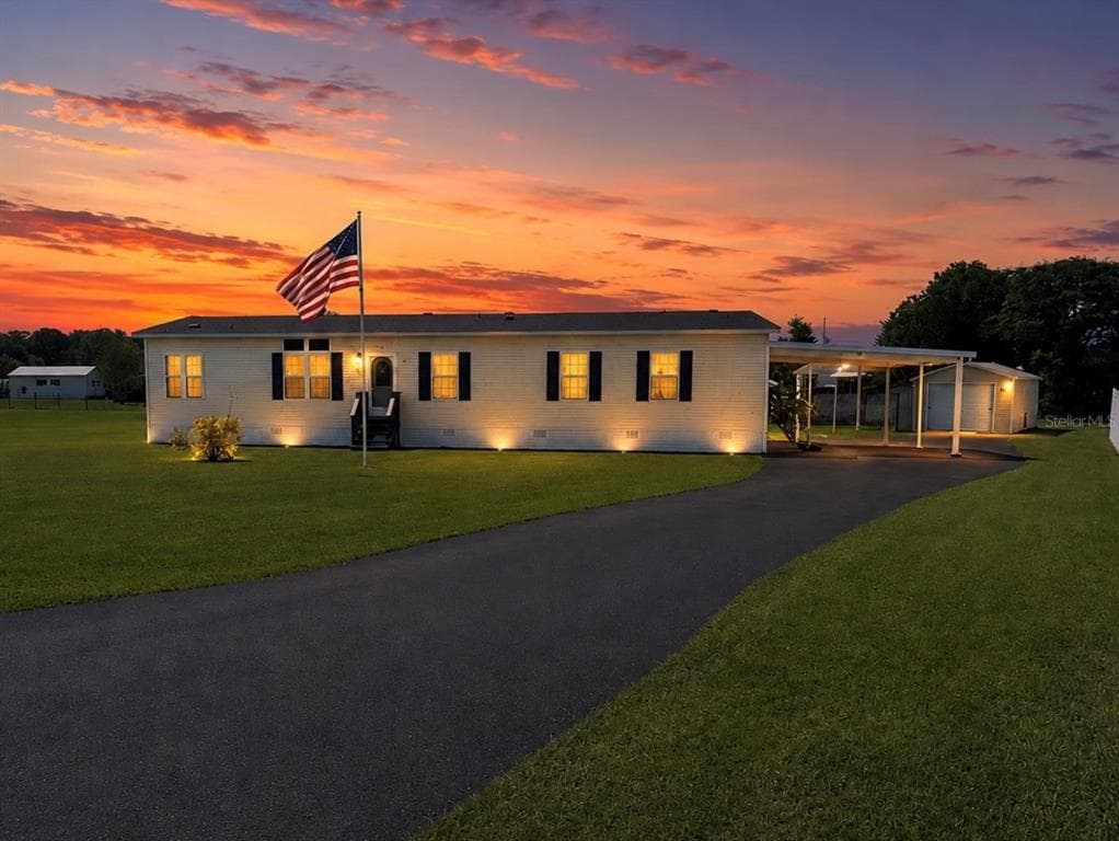 13718 COUNTY ROAD 109D-3, LADY LAKE, FL 32159