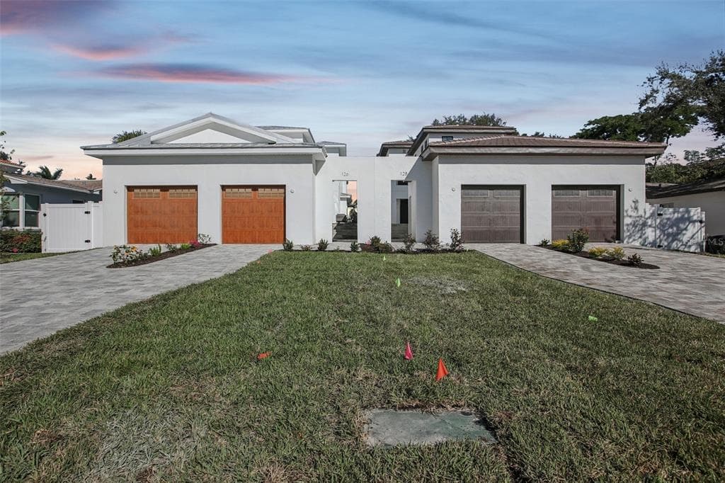 126 RICARDO WAY NE, ST PETERSBURG, FL 33704