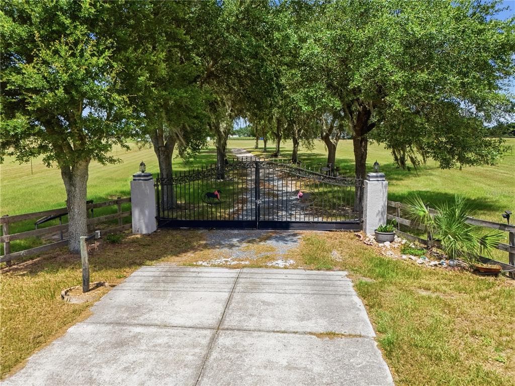 11748 NE JACKSONVILLE ROAD, ANTHONY, FL 32617
