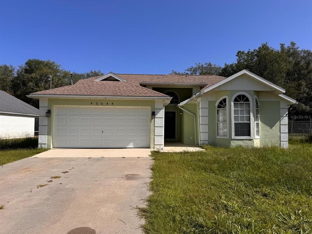 40045 PALM STREET, LADY LAKE, FL 32159