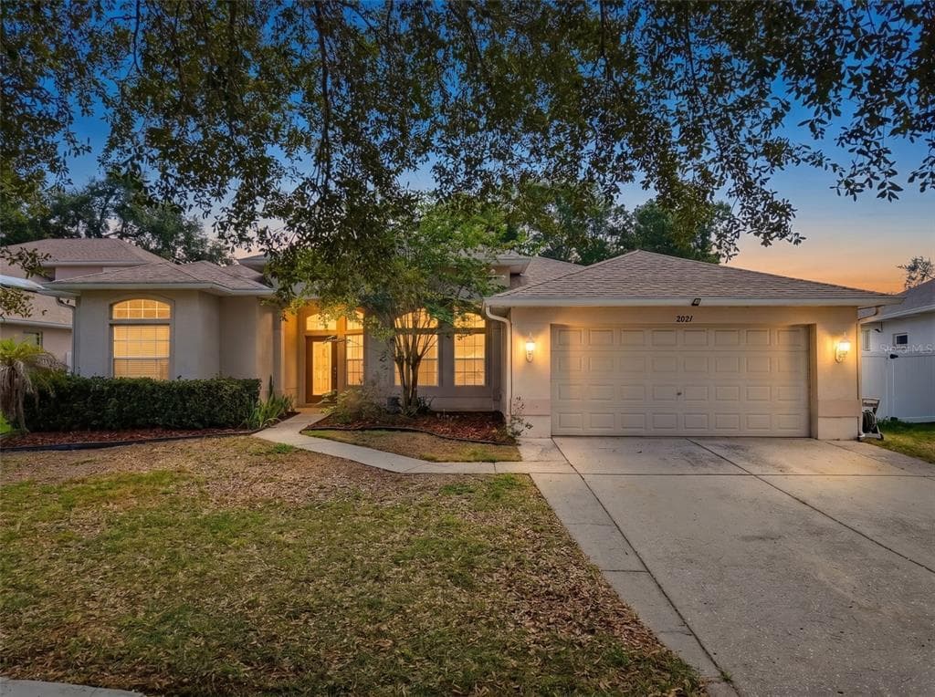 2021 RUTHERFORD DRIVE, DOVER, FL 33527