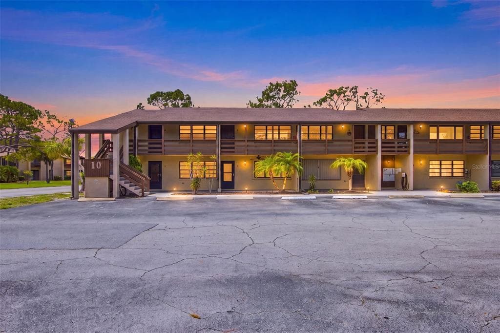 10 QUAILS RUN BOULEVARD # 8, ENGLEWOOD, FL 34223