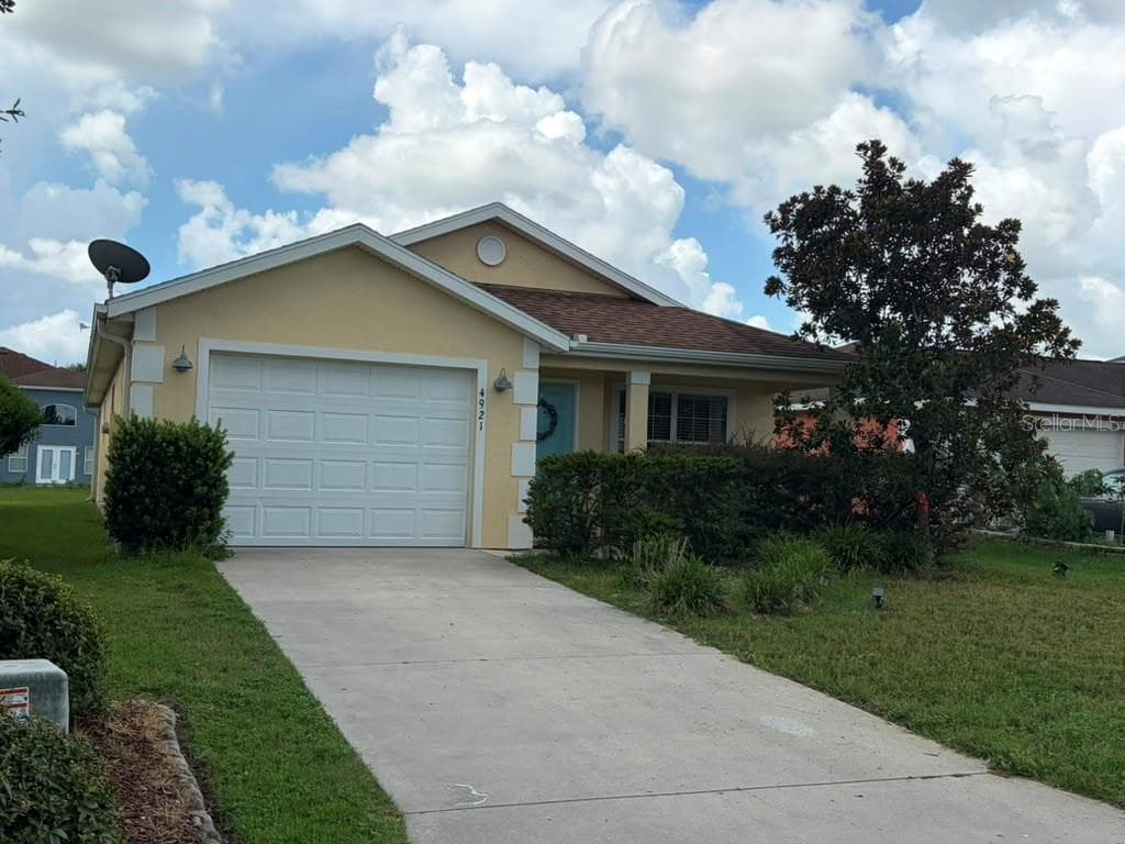 4921 NE 123RD LANE, OXFORD, FL 34484
