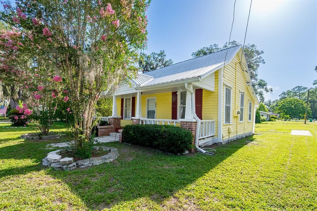 404 NE 2ND STREET, TRENTON, FL 32693