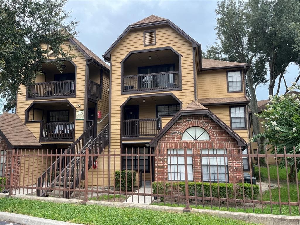 355 LAKEPOINTE DRIVE # 102, ALTAMONTE SPRINGS, FL 32701