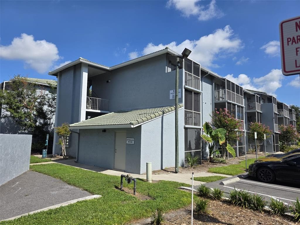 139 OYSTER BAY CIRCLE # 220, ALTAMONTE SPRINGS, FL 32701