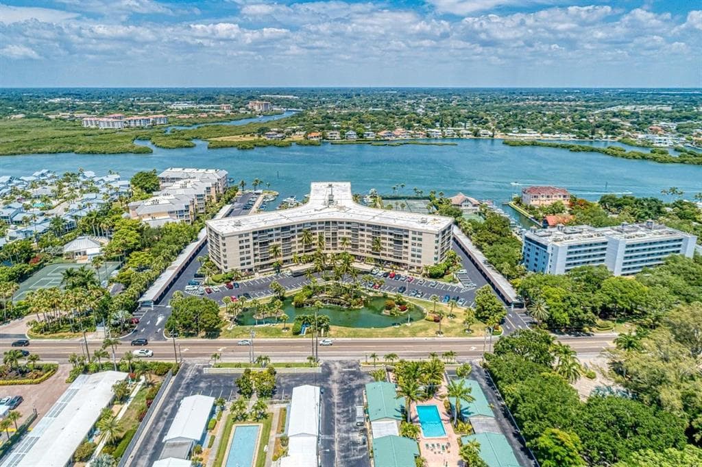 5855 MIDNIGHT PASS ROAD # 333, SARASOTA, FL 34242