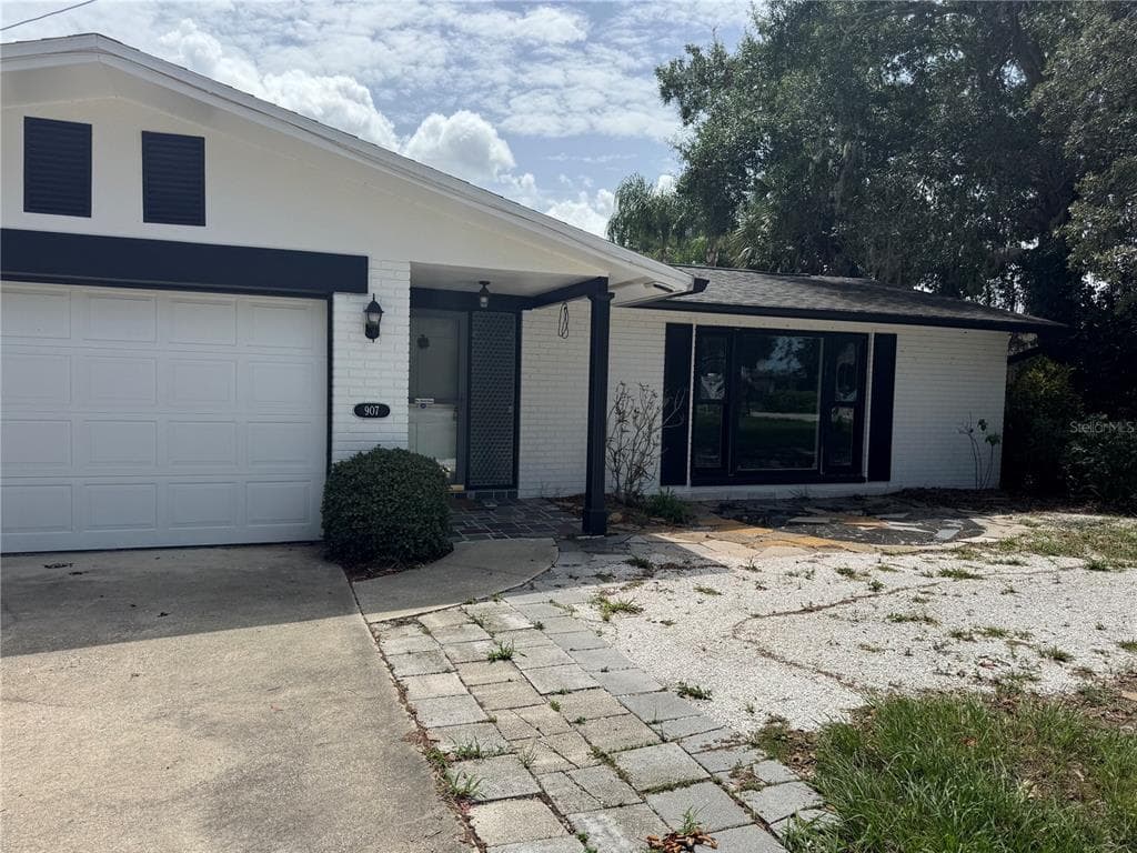 907 S FLORIDA AVENUE, TARPON SPRINGS, FL 34689