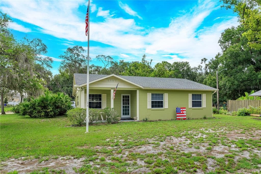 1909 N LAKEWOOD AVENUE, OCOEE, FL 34761