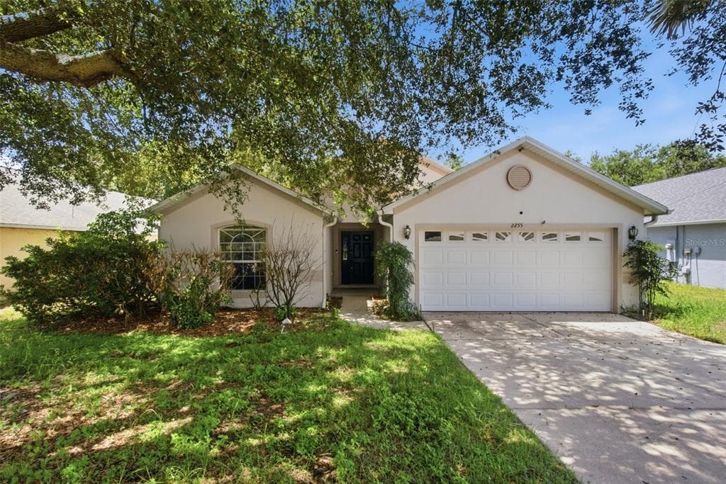 2255 MERRY ROAD, TAVARES, FL 32778