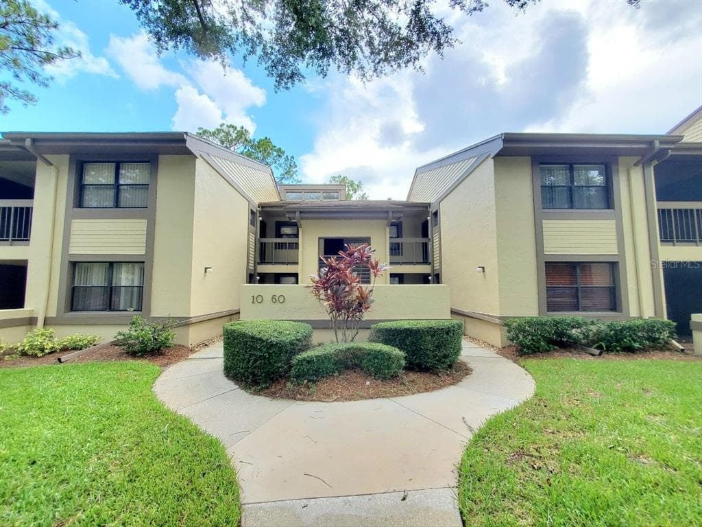 20 WOODLAKE PLACE # 20, OLDSMAR, FL 34677
