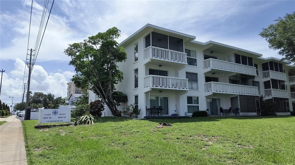 2944 W BAY DRIVE # 201, BELLEAIR BLUFFS, FL 33770