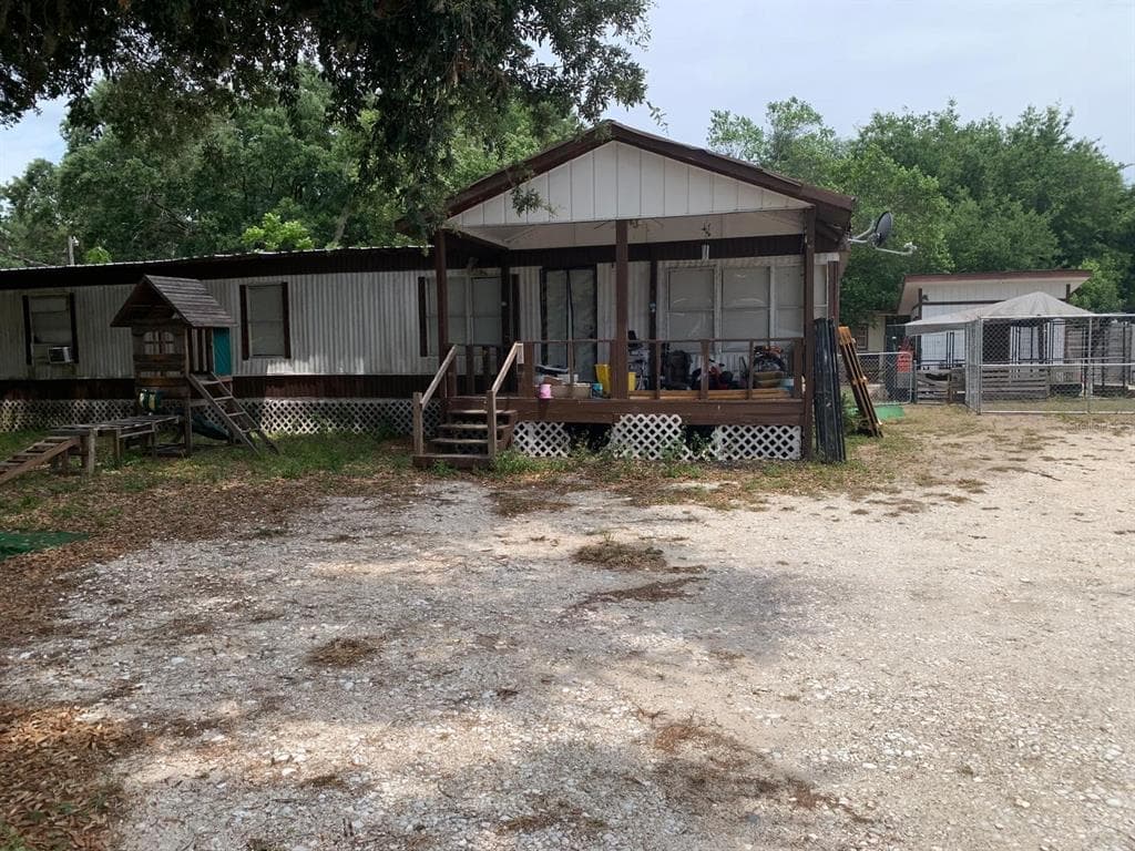 11811 HAZEN AVENUE, THONOTOSASSA, FL 33592