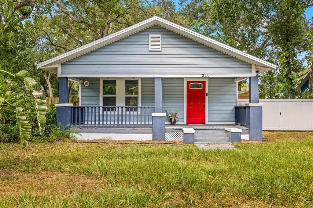 210 E CLUSTER AVENUE, TAMPA, FL 33604