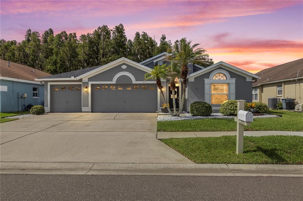 30923 IVERSON DRIVE, WESLEY CHAPEL, FL 33543