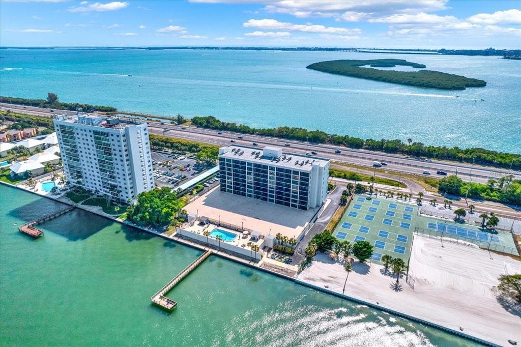 7100 SUNSHINE SKYWAY LANE S # 604, ST PETERSBURG, FL 33711