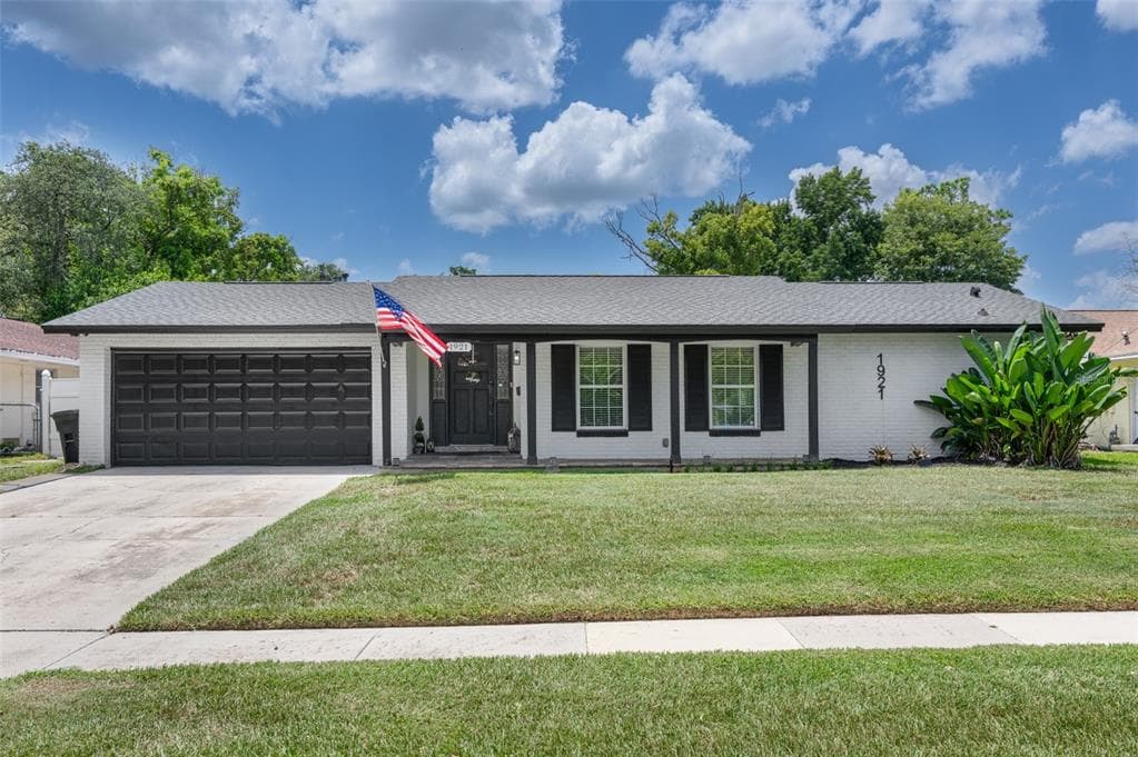 1921 WINNEBAGO TRAIL, FERN PARK, FL 32730