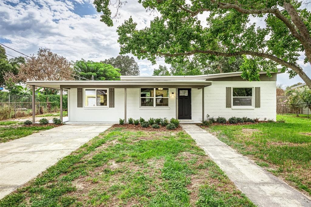 526 VICTORIA BOULEVARD, AUBURNDALE, FL 33823