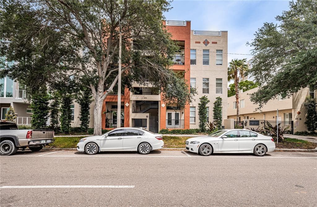 535 4TH AVENUE S # 4, ST PETERSBURG, FL 33701