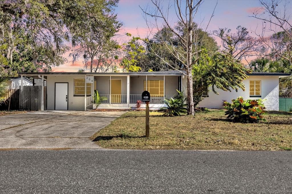 204 LOUIS STREET, LEESBURG, FL 34748