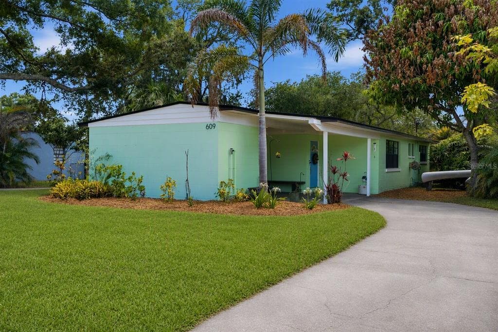 609 W RIVER DRIVE, TAMPA, FL 33617