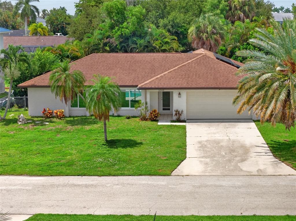 6049 PERTHSHIRE LANE, FORT MYERS, FL 33908