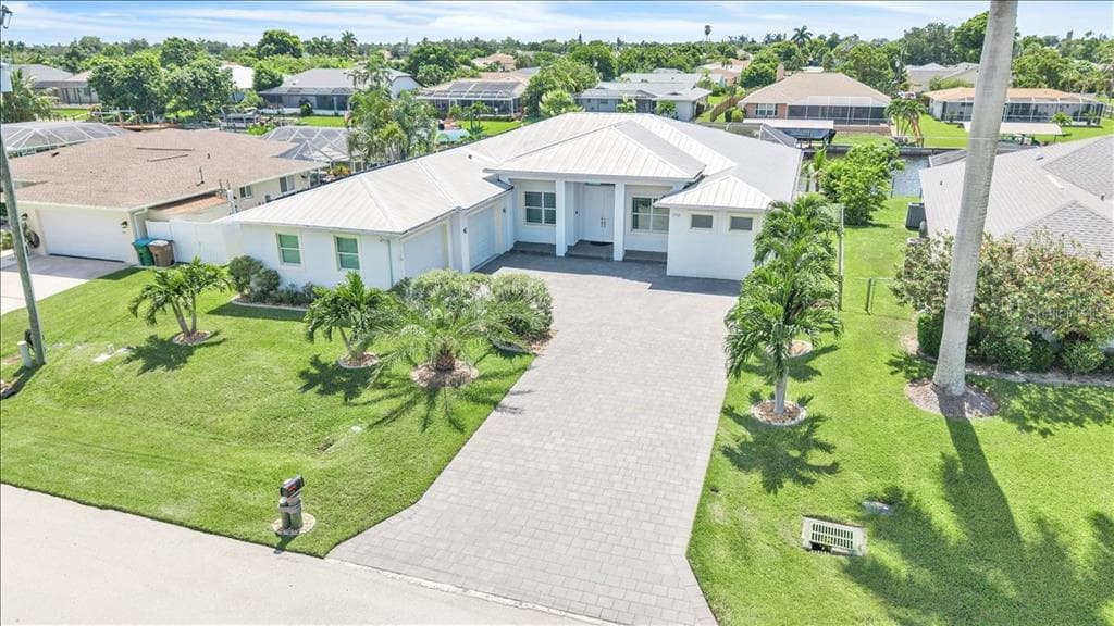 2918 SE 10TH PLACE, CAPE CORAL, FL 33904