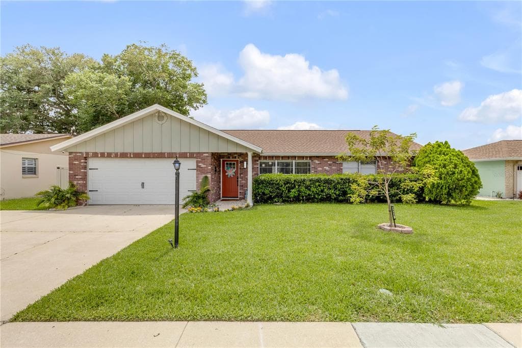 2952 CARRIAGE DRIVE, SOUTH DAYTONA, FL 32119