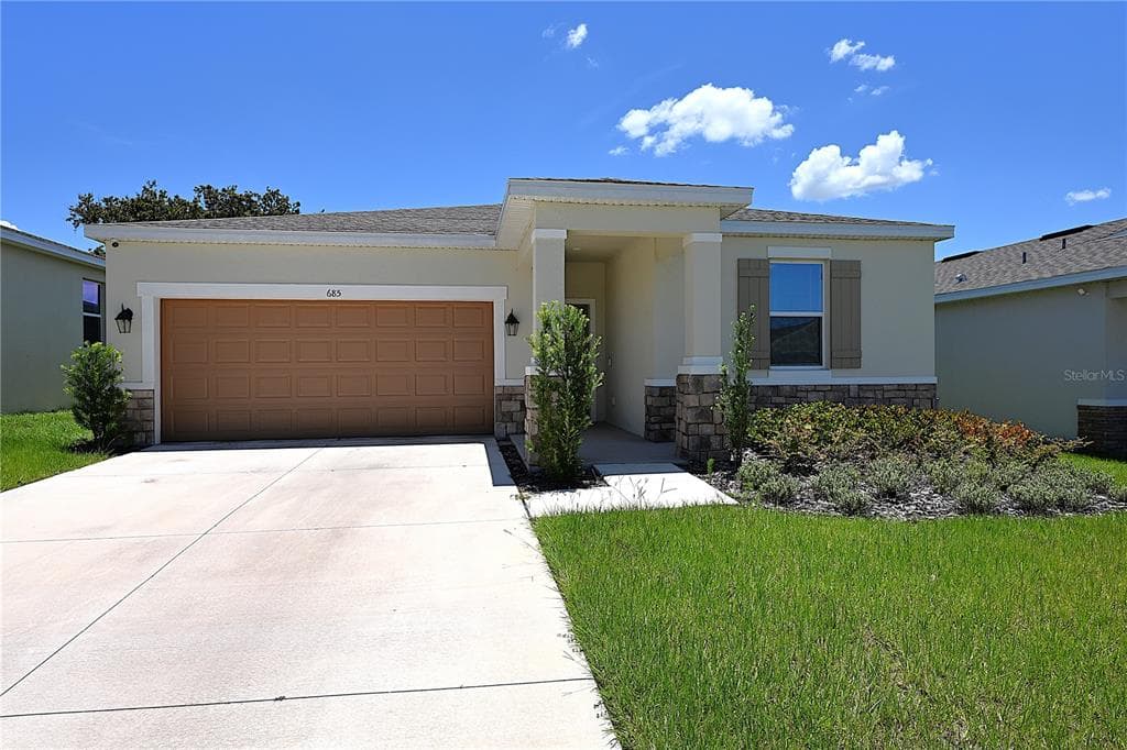 685 CROWN ROSE DRIVE, EAGLE LAKE, FL 33839