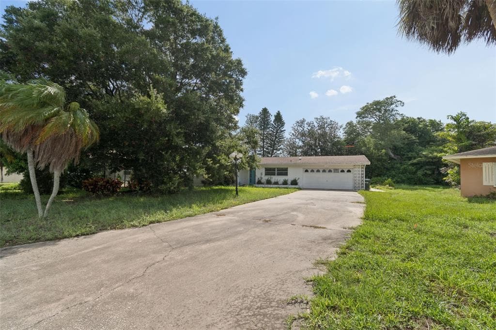 11435 OVAL DRIVE E, LARGO, FL 33774